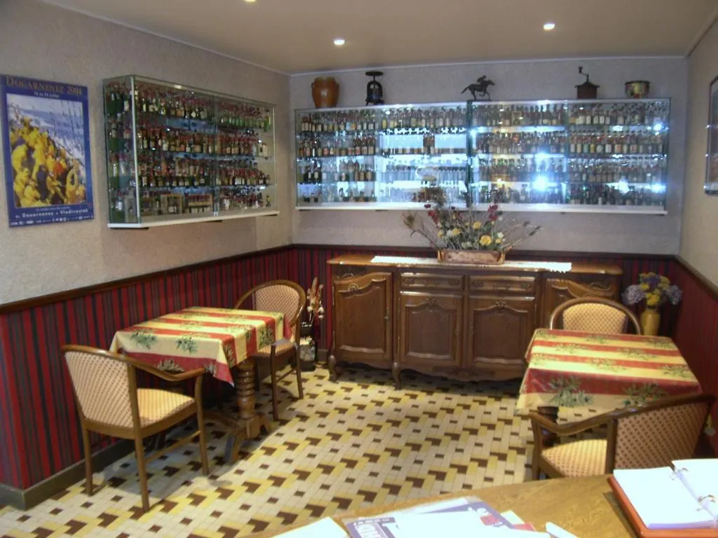 Hotel Restaurant Des Voyageurs Ploneour-Lanvern
