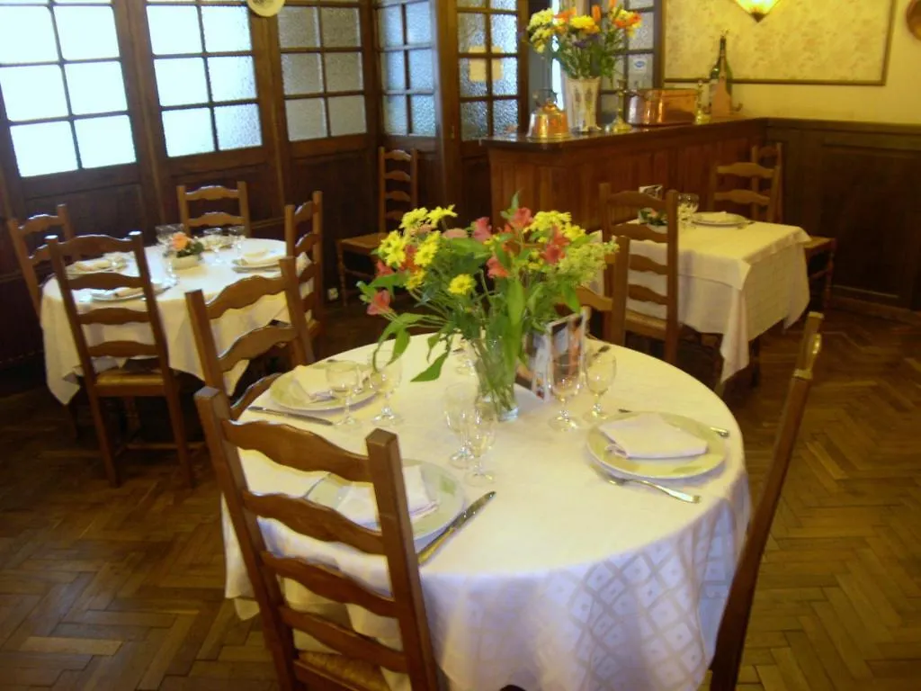 Hotel Restaurant Des Voyageurs Ploneour-Lanvern