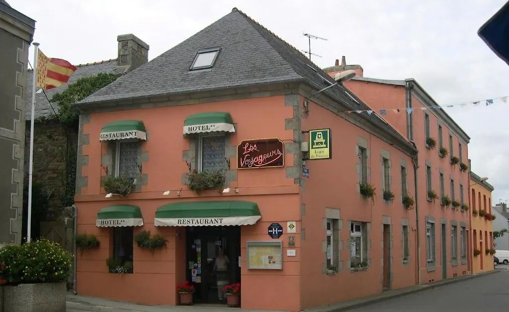 Hotel Restaurant Des Voyageurs Ploneour-Lanvern 2*,